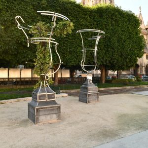 2 Vases perdus du jardin des tuileries
